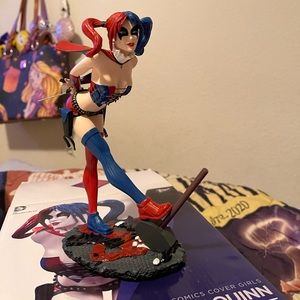 Harley Quinn Statue New 52 DC Comics Cover Girls 1st Edition
